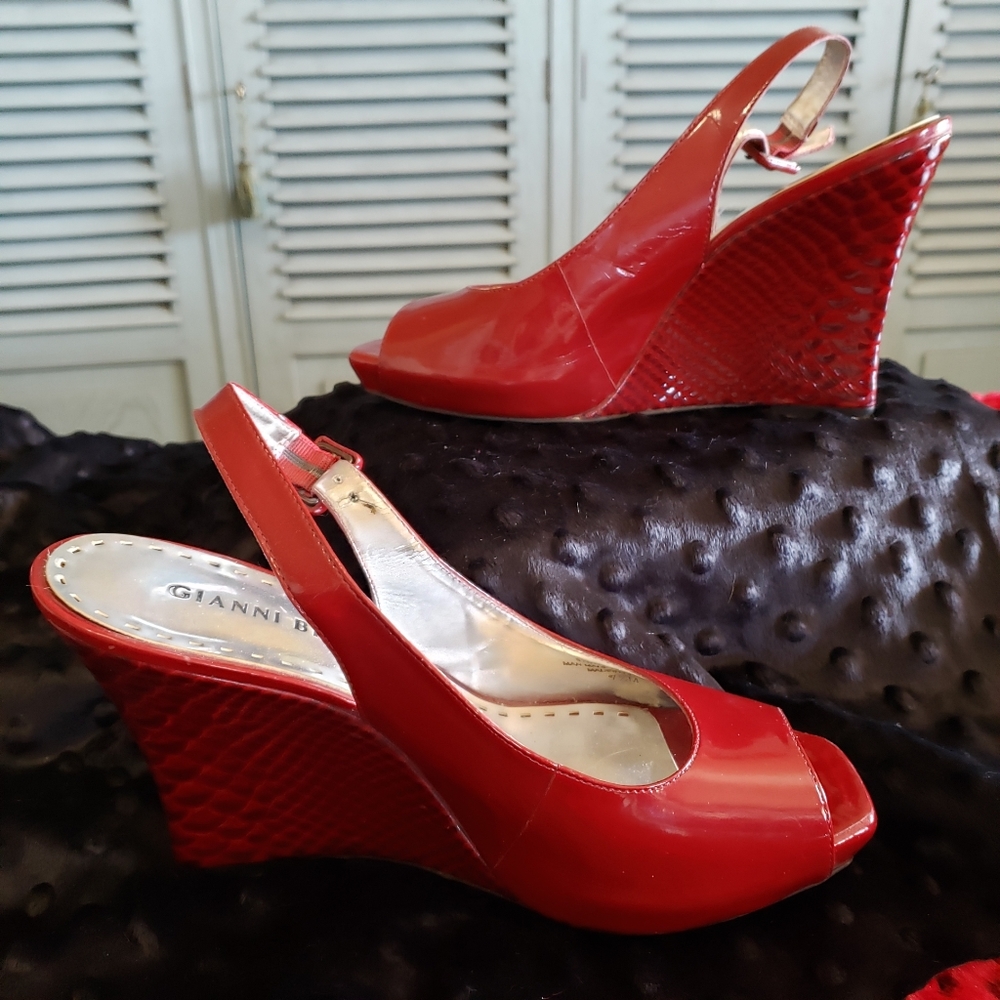 👠Gianni Bini women's sling back open toe sandal,red,wedge heel, gently worn 7.5